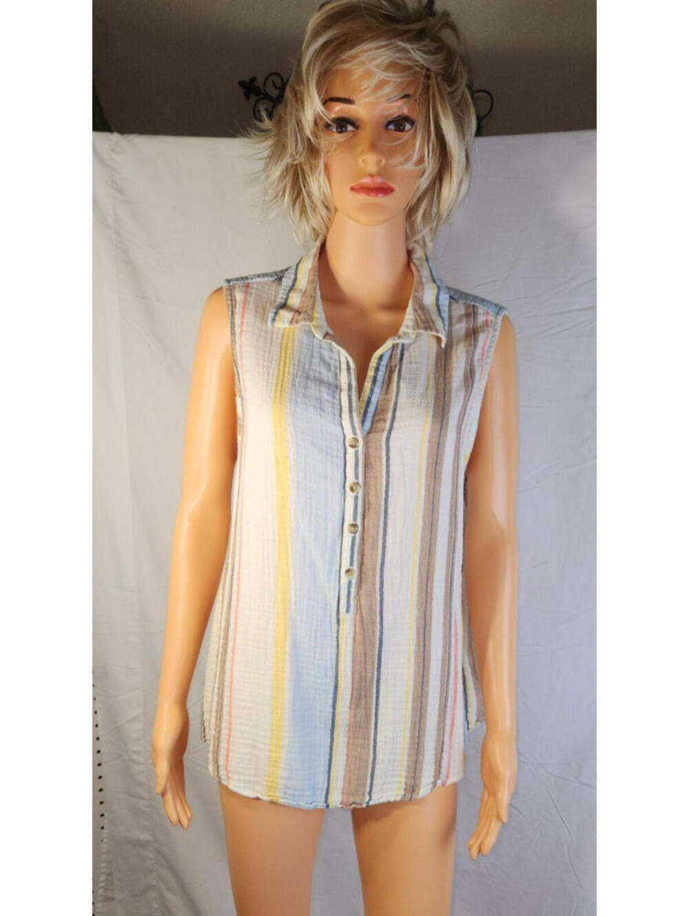 Time & Tru Size Gauze 18 Sleeveless Collard Button Down Stripped Top